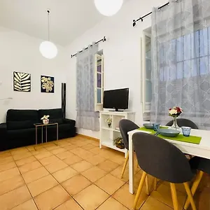 Apartamento San Roman. Centrico Y Acogedor., Sevilla